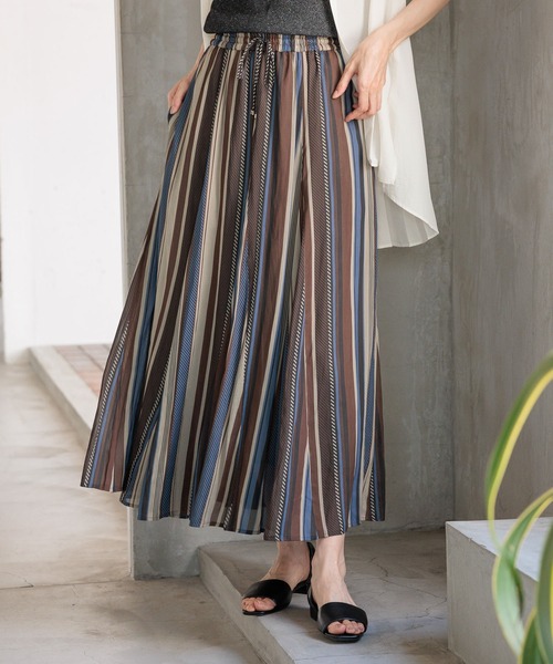 GLOBAL WORK(グローバルワーク)の「エアリーリラックスフレアスカート/975462(スカート・レディース・ストライプ/スミクロ/アイボリー系1/レオパード/その他10/ベージュ系その他/グリーン系その他7/ブラック系その他2/ブルー系その他6/ブラウン/ブラウン系8・REGULAR/SHORT)」の4枚目の写真