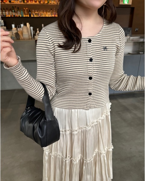 mellowneon（メロウネオン）の「刺繍ボーダークロップトップス