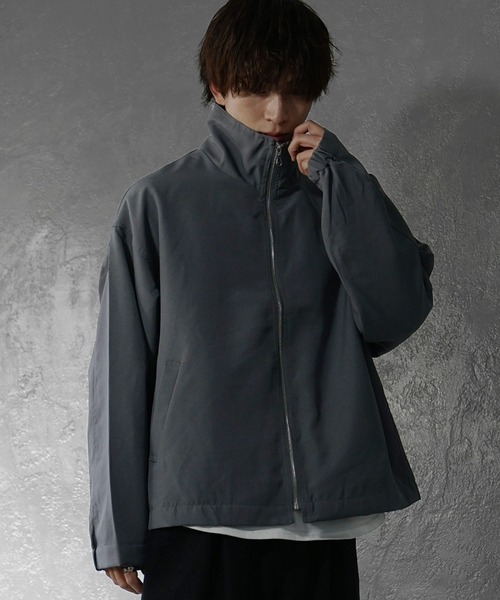 MinoriTY(マイノリティ)の「【MinoriTY】ポリツイルハイネックブルゾン ジップブルゾンライトアウター ジャケット メンズ 秋服(ブルゾン・メンズ・オフホワイト/ブルー/ブラック/チャコール・M/L/XL)」の11枚目の写真