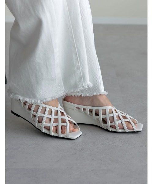 Re:EDIT（リエディ）の「[大きいサイズ有]Vカットオープントゥメッシュサンダル（サンダル・レディース・ブラック/シルバー/ホワイト/キャメル・SMALL/MEDIUM/LARGE/X-LARGE/XX-LARGE）」の8枚目の写真