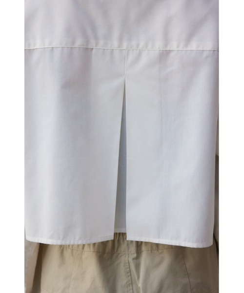 AZUL by moussy（アズールバイマウジー）の「ショートキリカエシャツ（シャツ/ブラウス・レディース・サックスブルー/ブルー系その他2/オフホワイト/ホワイト系その他・FREE）」の11枚目の写真