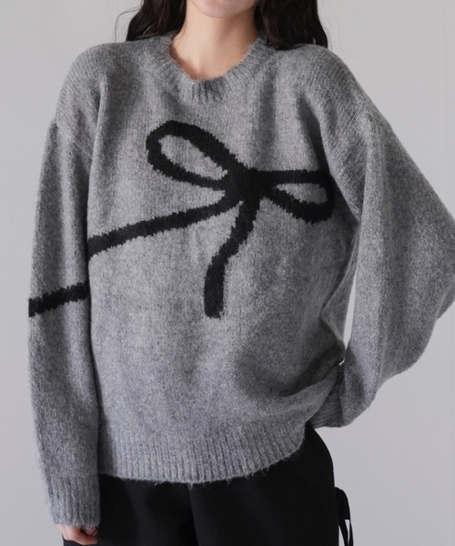 Uenui(ウニュイ)の「【ZOZO限定】リボンモチーフ ニット(Tシャツ/カットソー・レディース・クリーム/グレー・FREE)」の2枚目の写真