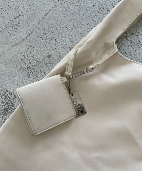 loti（ロティ）の「loti コインケース付きトート（トートバッグ・レディース・ブラック/シルバー/オフホワイト/ブラック系その他・ONE SIZE）」の18枚目の写真