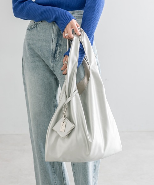 loti（ロティ）の「loti コインケース付きトート（トートバッグ・レディース・ブラック/シルバー/オフホワイト/ブラック系その他・ONE SIZE）」の16枚目の写真