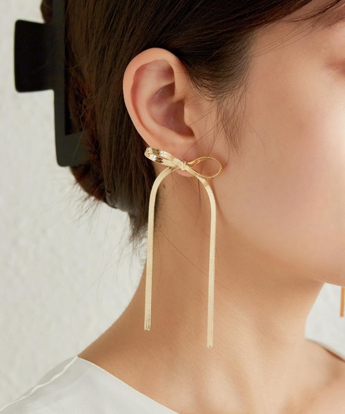 LA VORAGINE(ラ ヴォラジネ)の「スネークチェーンリボンピアス ボール(ピアス(両耳用)・レディース・ゴールド/シルバー・FREE)」の2枚目の写真