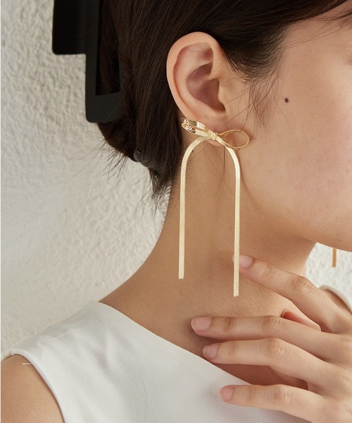 LA VORAGINE(ラ ヴォラジネ)の「スネークチェーンリボンピアス ボール(ピアス(両耳用)・レディース・ゴールド/シルバー・FREE)」の3枚目の写真