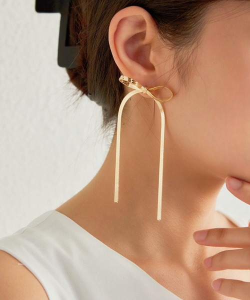LA VORAGINE(ラ ヴォラジネ)の「スネークチェーンリボンピアス ボール(ピアス(両耳用)・レディース・ゴールド/シルバー・FREE)」の5枚目の写真
