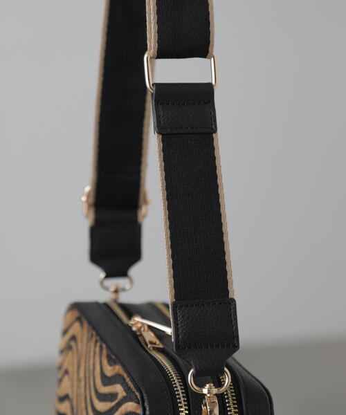 FREE'S MART（フリーズマート）の「◇Ｗジップバッグ（ショルダーバッグ・レディース・ブラウン系その他/ブラック/ホワイト・ﾌﾘ-）」の17枚目の写真