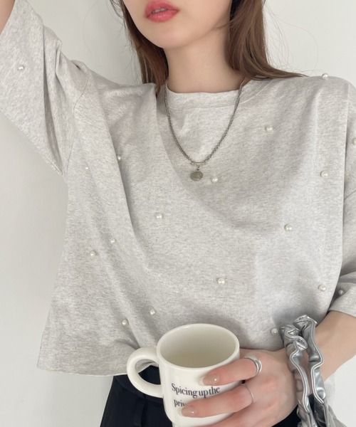 Ada.(エイダ)の「パール付き 半袖 Tシャツ(Tシャツ/カットソー・レディース・ブラック/ライトベージュ/ブルー系その他/オートミール・FREE)」の13枚目の写真