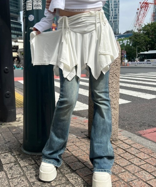 XU(エックスユー)の「ストリートファッション XU エックスユー shirring frill skirt シャーリングスカート フリルスカート ミニスカート ショート丈スカート リボンスカート バレエコア 韓国ファッション 韓国ストリート(スカート・レディース・ブラック/アイボリー・ONE SIZE)」の20枚目の写真