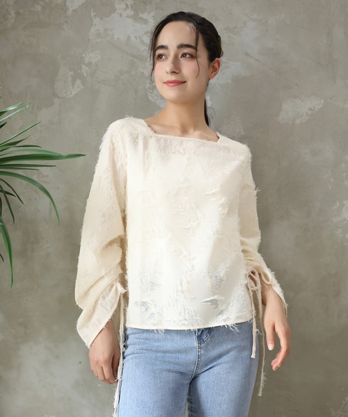 aimoha(アイモハ)の「袖裏側ギャザー透け感ブラウス (SS)(シャツ/ブラウス・レディース・ベージュ・SMALL/MEDIUM/LARGE)」の9枚目の写真