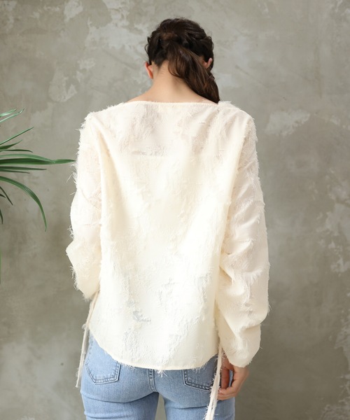 aimoha(アイモハ)の「袖裏側ギャザー透け感ブラウス (SS)(シャツ/ブラウス・レディース・ベージュ・SMALL/MEDIUM/LARGE)」の12枚目の写真