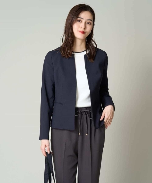 a.v.v(アーヴェヴェ)の「【接触冷感/洗える/UVカット】オックスストレッチキーネックジャケット【Reflax】(ノーカラージャケット・レディース・ライトグレー/モカ/ネイビー・34/36/40/42/38)」の6枚目の写真