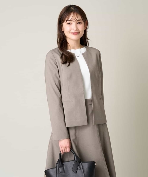 a.v.v(アーヴェヴェ)の「【接触冷感/洗える/UVカット】オックスストレッチキーネックジャケット【Reflax】(ノーカラージャケット・レディース・ライトグレー/モカ/ネイビー・34/36/40/42/38)」の12枚目の写真
