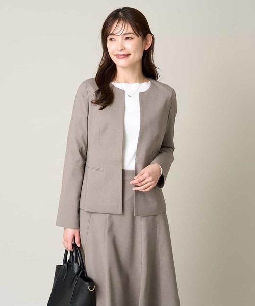 a.v.v(アーヴェヴェ)の「【接触冷感/洗える/UVカット】オックスストレッチキーネックジャケット【Reflax】(ノーカラージャケット・レディース・ライトグレー/モカ/ネイビー・34/36/40/42/38)」の13枚目の写真