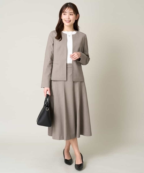 a.v.v(アーヴェヴェ)の「【接触冷感/洗える/UVカット】オックスストレッチキーネックジャケット【Reflax】(ノーカラージャケット・レディース・ライトグレー/モカ/ネイビー・34/36/40/42/38)」の14枚目の写真