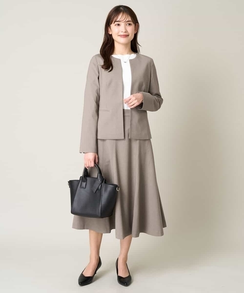 a.v.v(アーヴェヴェ)の「【接触冷感/洗える/UVカット】オックスストレッチキーネックジャケット【Reflax】(ノーカラージャケット・レディース・ライトグレー/モカ/ネイビー・34/36/40/42/38)」の15枚目の写真