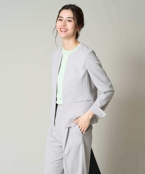 a.v.v(アーヴェヴェ)の「【接触冷感/洗える/UVカット】オックスストレッチキーネックジャケット【Reflax】(ノーカラージャケット・レディース・ライトグレー/モカ/ネイビー・34/36/40/42/38)」の19枚目の写真