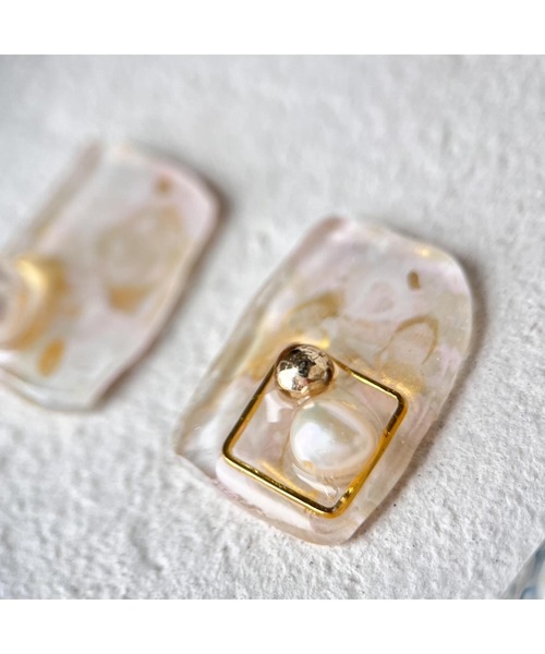 tone(トーン)の「【chez vous】Ink art pearl ピアス(MA)(ピアス(両耳用)・レディース・ホワイト系その他/ブルー系その他/パープル系その他/イエロー系その他・FREE)」の14枚目の写真
