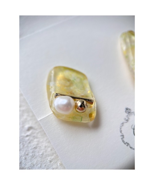 tone(トーン)の「【chez vous】Ink art pearl ピアス(MA)(ピアス(両耳用)・レディース・ホワイト系その他/ブルー系その他/パープル系その他/イエロー系その他・FREE)」の13枚目の写真