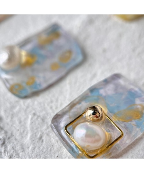 tone(トーン)の「【chez vous】Ink art pearl ピアス(MA)(ピアス(両耳用)・レディース・ホワイト系その他/ブルー系その他/パープル系その他/イエロー系その他・FREE)」の11枚目の写真