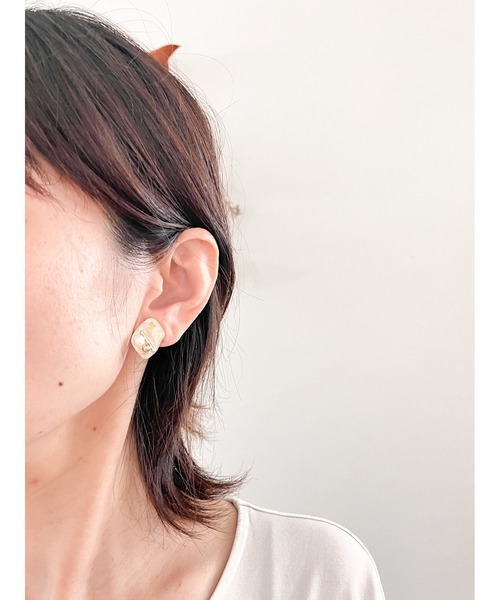 tone(トーン)の「【chez vous】Ink art pearl ピアス(MA)(ピアス(両耳用)・レディース・ホワイト系その他/ブルー系その他/パープル系その他/イエロー系その他・FREE)」の10枚目の写真