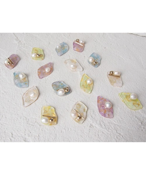 tone(トーン)の「【chez vous】Ink art pearl ピアス(MA)(ピアス(両耳用)・レディース・ホワイト系その他/ブルー系その他/パープル系その他/イエロー系その他・FREE)」の9枚目の写真