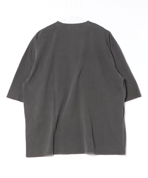 Revo.(レボ)の「Revo. 16/-OE天竺 ピグメント加工 半袖Teeシャツ(Tシャツ/カットソー・メンズ・グリーン/グレイッシュベージュ/レッド/ブラック・2/1)」の5枚目の写真