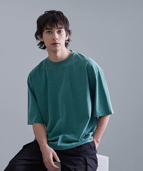 Revo.(レボ)の「Revo. 16/-OE天竺 ピグメント加工 半袖Teeシャツ(Tシャツ/カットソー・メンズ・グリーン/グレイッシュベージュ/レッド/ブラック・2/1)」の3枚目の写真