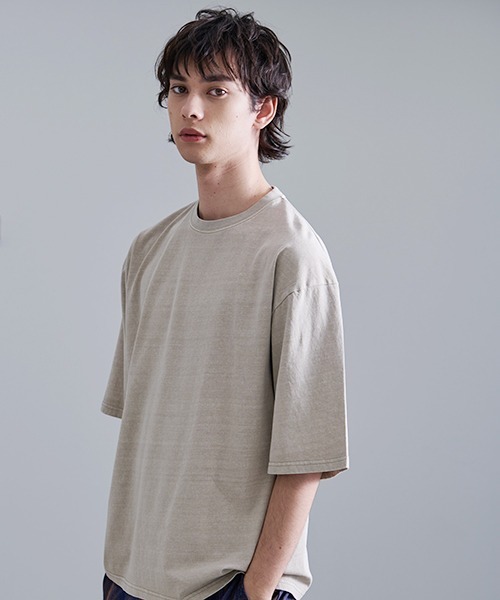 Revo.(レボ)の「Revo. 16/-OE天竺 ピグメント加工 半袖Teeシャツ(Tシャツ/カットソー・メンズ・グリーン/グレイッシュベージュ/レッド/ブラック・2/1)」の7枚目の写真