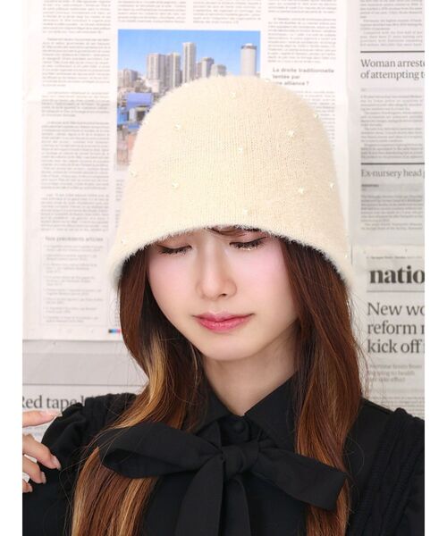 EATME(イートミー)の「パール付シャギーバケットハット(ハット・レディース・ホワイト/ブラック・FREE)」の9枚目の写真