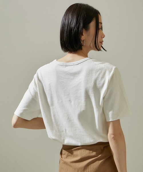 SALON adam et rope'(サロン アダム エ ロペ)の「ヘンプコットンクルーネックTシャツ(Tシャツ/カットソー・レディース・オフホワイト/グレー/チャコールグレー・FREE)」の15枚目の写真
