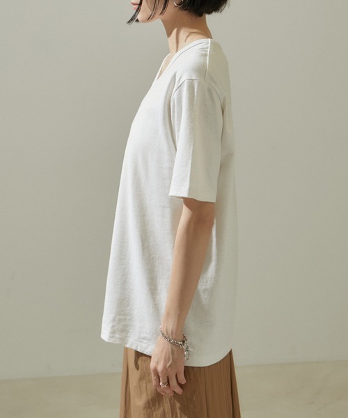 SALON adam et rope'(サロン アダム エ ロペ)の「ヘンプコットンクルーネックTシャツ(Tシャツ/カットソー・レディース・オフホワイト/グレー/チャコールグレー・FREE)」の7枚目の写真