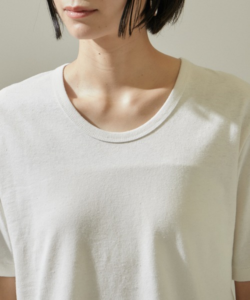 SALON adam et rope'(サロン アダム エ ロペ)の「ヘンプコットンクルーネックTシャツ(Tシャツ/カットソー・レディース・オフホワイト/グレー/チャコールグレー・FREE)」の9枚目の写真