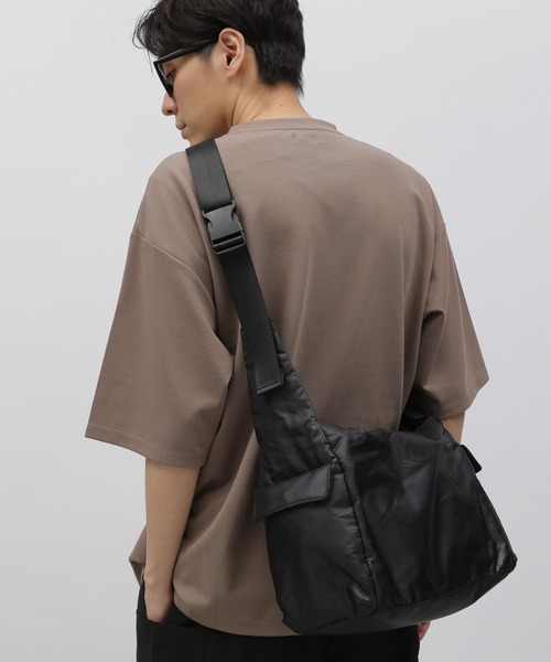 LAKOLE（ラコレ）の「サイドフラップポケットショルダーバッグ / 116443（ショルダーバッグ・メンズ・カーキ/ブラック・FREE）」の4枚目の写真