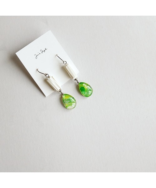 tone(トーン)の「【joesstyle】*Glass Pierce*ハンドアート×ビンテージパーツのフックピアス(MA)(ピアス(両耳用)・レディース・グリーン・FREE)」の6枚目の写真
