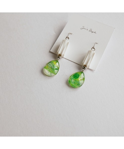 tone(トーン)の「【joesstyle】*Glass Pierce*ハンドアート×ビンテージパーツのフックピアス(MA)(ピアス(両耳用)・レディース・グリーン・FREE)」の7枚目の写真