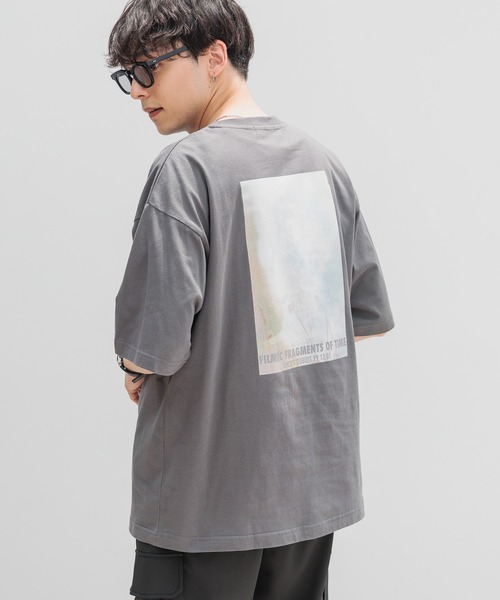 RAGEBLUE（レイジブルー）の「バックフォトプリント/天竺コットン/ビッグシルエットTシャツ2（Tシャツ/カットソー・メンズ・ホワイト/グレー/ブルー/ブラック・LARGE/MEDIUM/SMALL）」の3枚目の写真