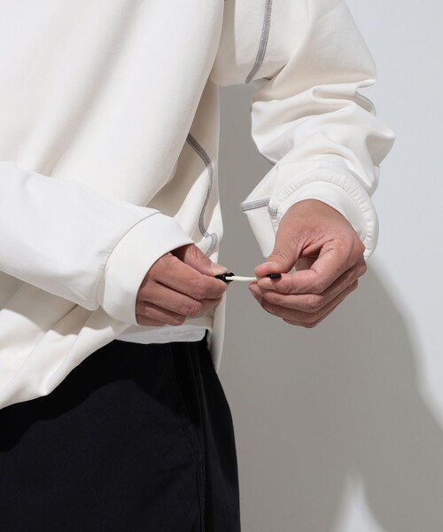 BEAMS(ビームス)の「テック ロングスリーブ Tシャツ(Tシャツ/カットソー・メンズ・オフホワイト/ブラック・XL/L/M/S)」の6枚目の写真