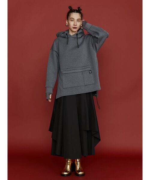 UN3D.（アンスリード）の「HEM GATHER HOODIE / ヘムギャザー