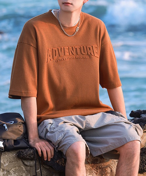 aimoha(アイモハ)の「aimoha outdoor ユニセックス ワッフルオーバーサイズ膨らみロゴ半袖Tシャツ (SS)(Tシャツ/カットソー・レディース・ネイビー/ブラウン/ホワイト/ブラック・MEDIUM/LARGE/X-LARGE)」の3枚目の写真