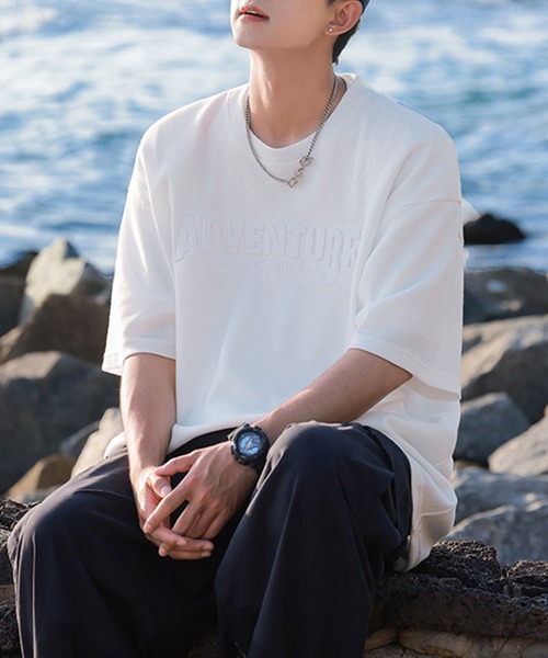 aimoha(アイモハ)の「aimoha outdoor ユニセックス ワッフルオーバーサイズ膨らみロゴ半袖Tシャツ (SS)(Tシャツ/カットソー・レディース・ネイビー/ブラウン/ホワイト/ブラック・MEDIUM/LARGE/X-LARGE)」の1枚目の写真