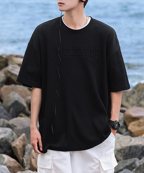 aimoha(アイモハ)の「aimoha outdoor ユニセックス ワッフルオーバーサイズ膨らみロゴ半袖Tシャツ (SS)(Tシャツ/カットソー・レディース・ネイビー/ブラウン/ホワイト/ブラック・MEDIUM/LARGE/X-LARGE)」の2枚目の写真