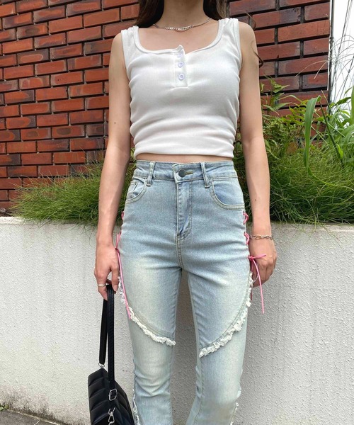 NANEA(ナネア)の「サイドレースアップ&フリンジデザイン デニムフレアパンツ(デニムパンツ・レディース・ブルー・SMALL/MEDIUM/LARGE)」の11枚目の写真