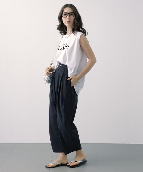 saloon(サルーン)の「SALOON(サルーン)/フロッキープリントノースリーブカットソー【洗濯機洗い可】(Tシャツ/カットソー・レディース・ブラック/オフホワイト/ブルー・FREE)」の6枚目の写真