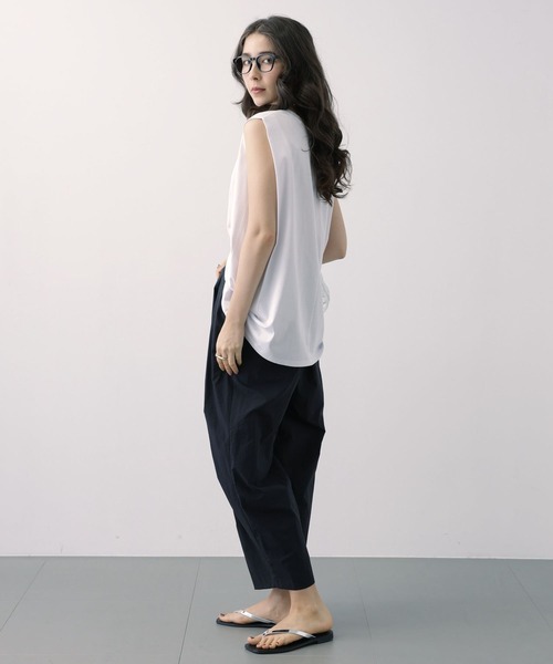 saloon(サルーン)の「SALOON(サルーン)/フロッキープリントノースリーブカットソー【洗濯機洗い可】(Tシャツ/カットソー・レディース・ブラック/オフホワイト/ブルー・FREE)」の7枚目の写真