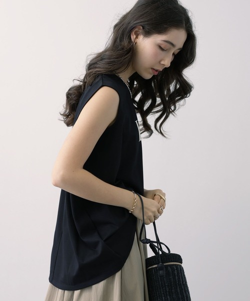 saloon(サルーン)の「SALOON(サルーン)/フロッキープリントノースリーブカットソー【洗濯機洗い可】(Tシャツ/カットソー・レディース・ブラック/オフホワイト/ブルー・FREE)」の12枚目の写真