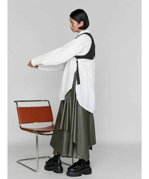 UN3D.（アンスリード）の「FAKE LEATHER ASYMME LAYERED PT / フェイク