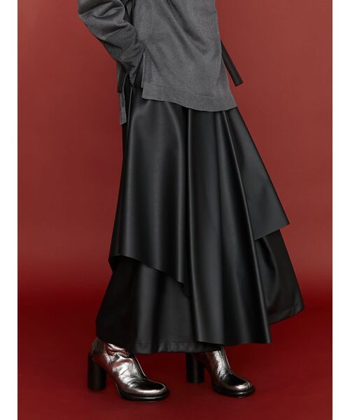 UN3D.(アンスリード)の「FAKE LEATHER ASYMME LAYERED PT / フェイクレザーアシメレイヤードパンツ(その他パンツ・レディース・シルバー/ブラック/カーキ・36/38)」の20枚目の写真