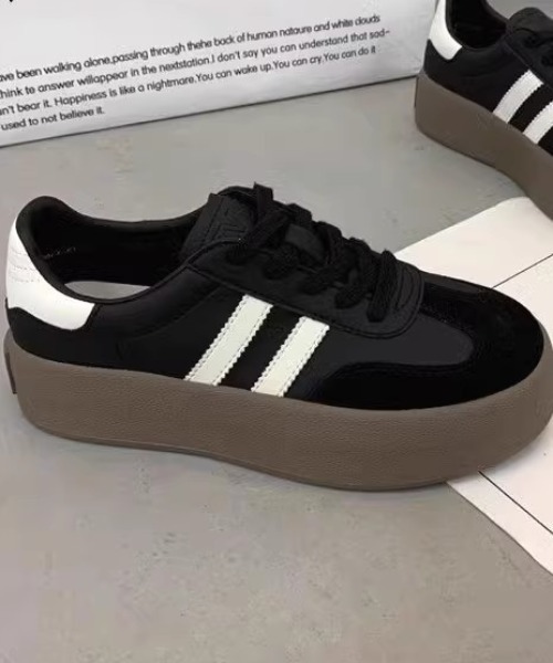 mebole(メボレ)の「厚底ラインスニーカー(スニーカー・レディース・アイボリー/ブラック・SMALL/MEDIUM/LARGE)」の10枚目の写真